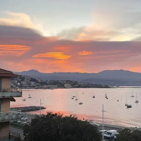 En Entree De Apartment Ajaccio (Corsica)